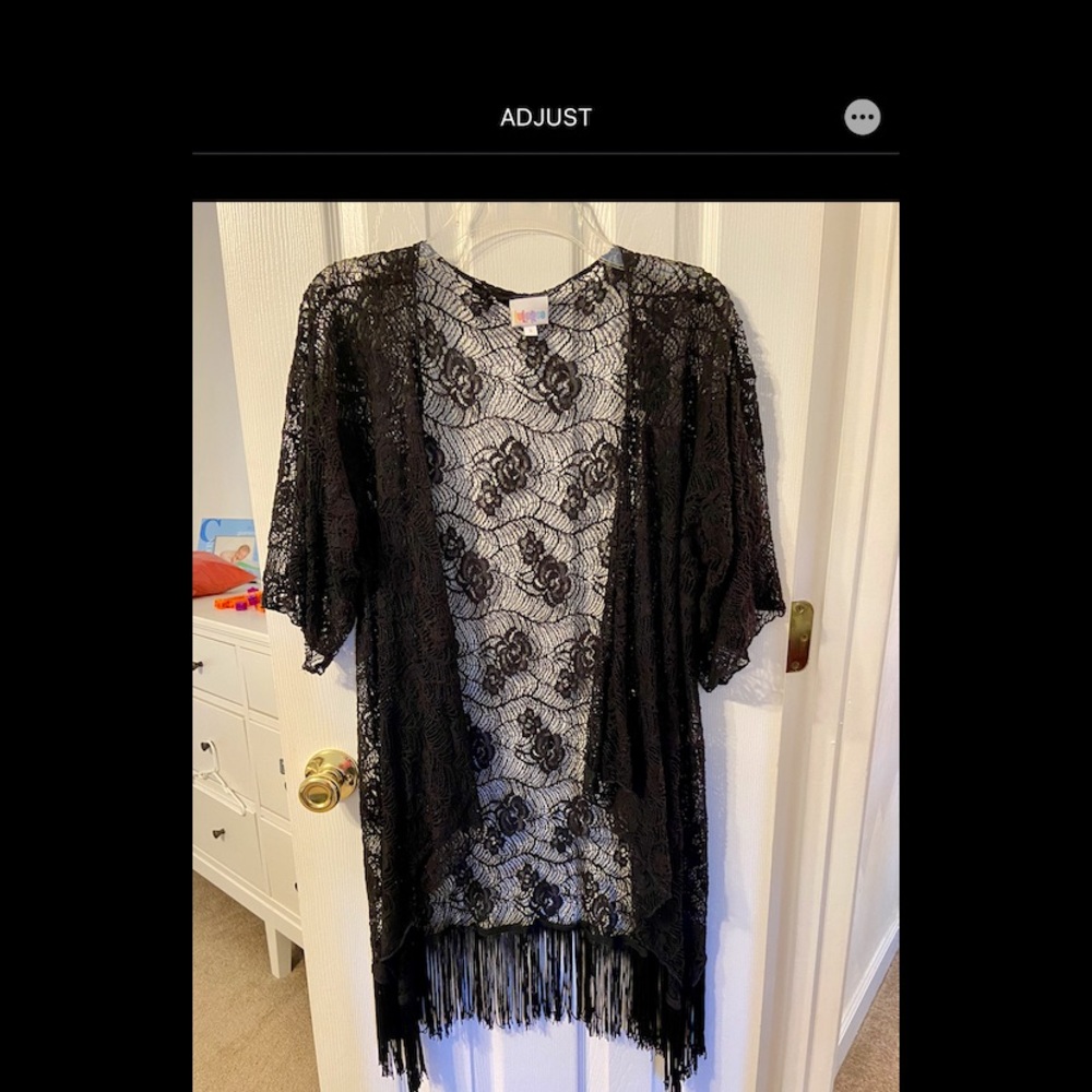 LuLaRoe black lace Monroe Kimono